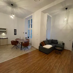 Apartment Wohlfuehlen In Perfekter Lage